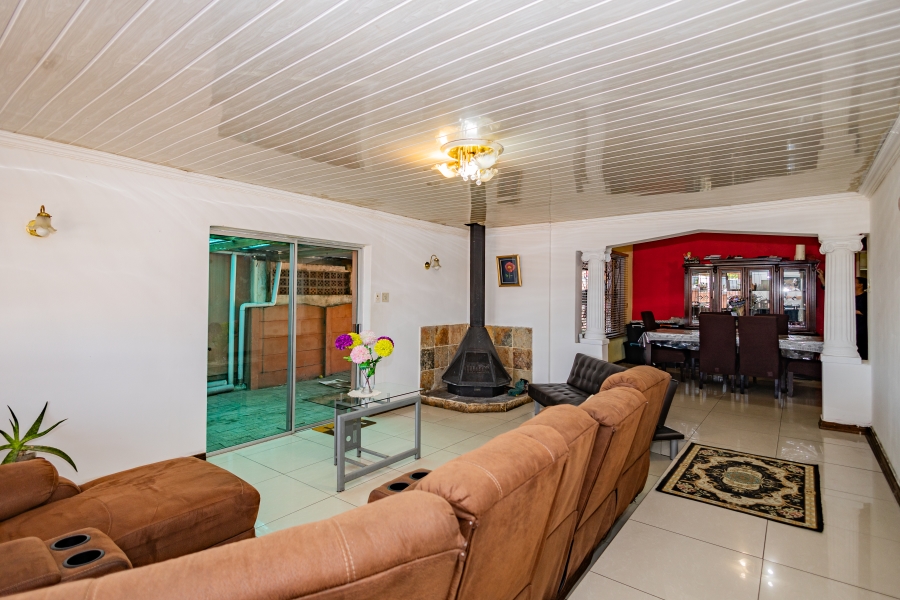 4 Bedroom Property for Sale in Bishop Lavis Western Cape